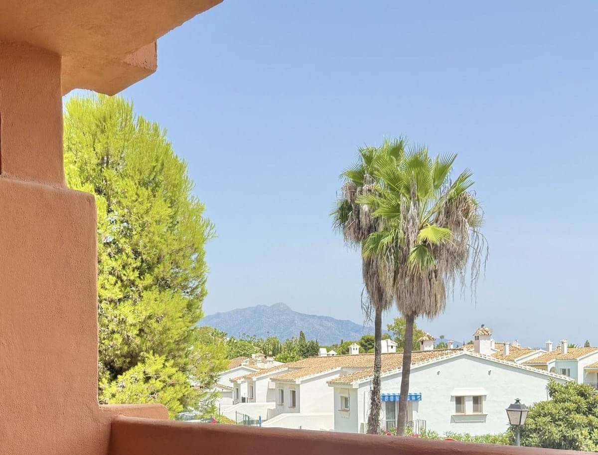 2 soverom Leilighet til salgs i Benahavis med svømmebasseng garasje - € 311 000 (Ref: 9185010)