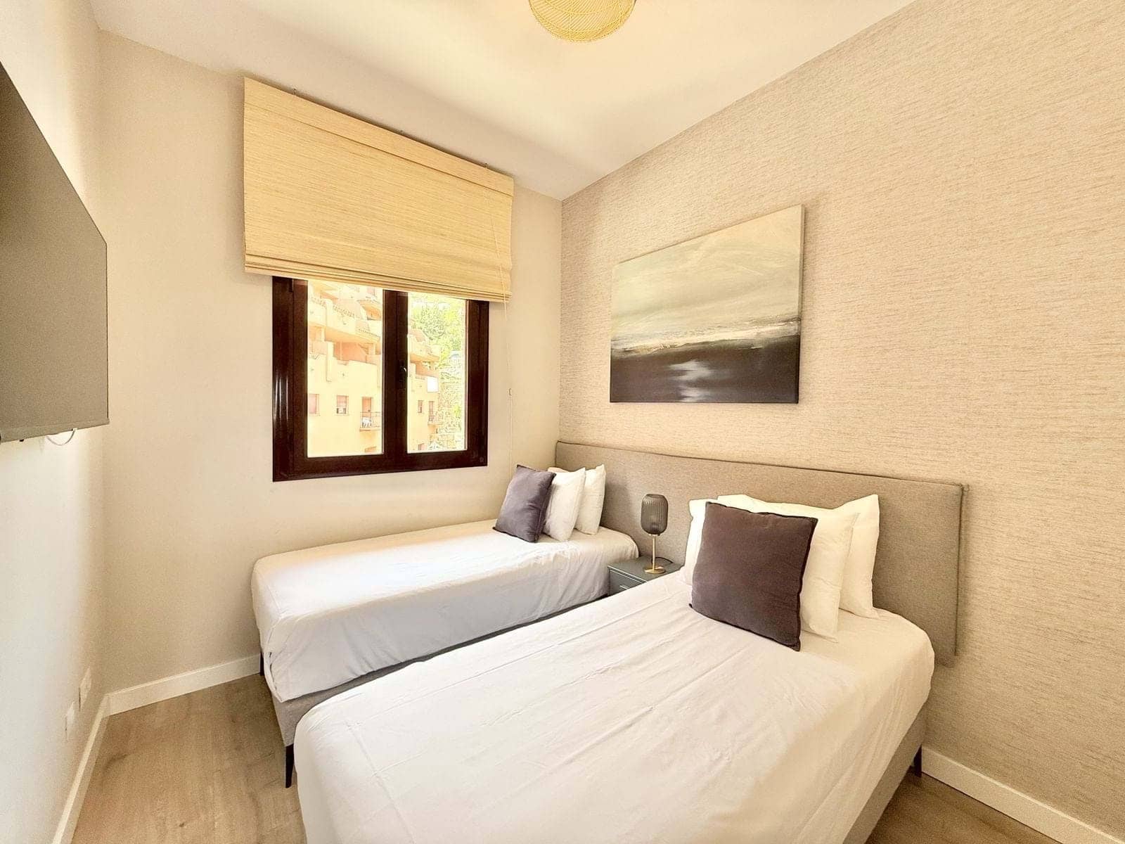 2 soverom Leilighet til salgs i Benahavis med svømmebasseng garasje - € 311 000 (Ref: 9185010)