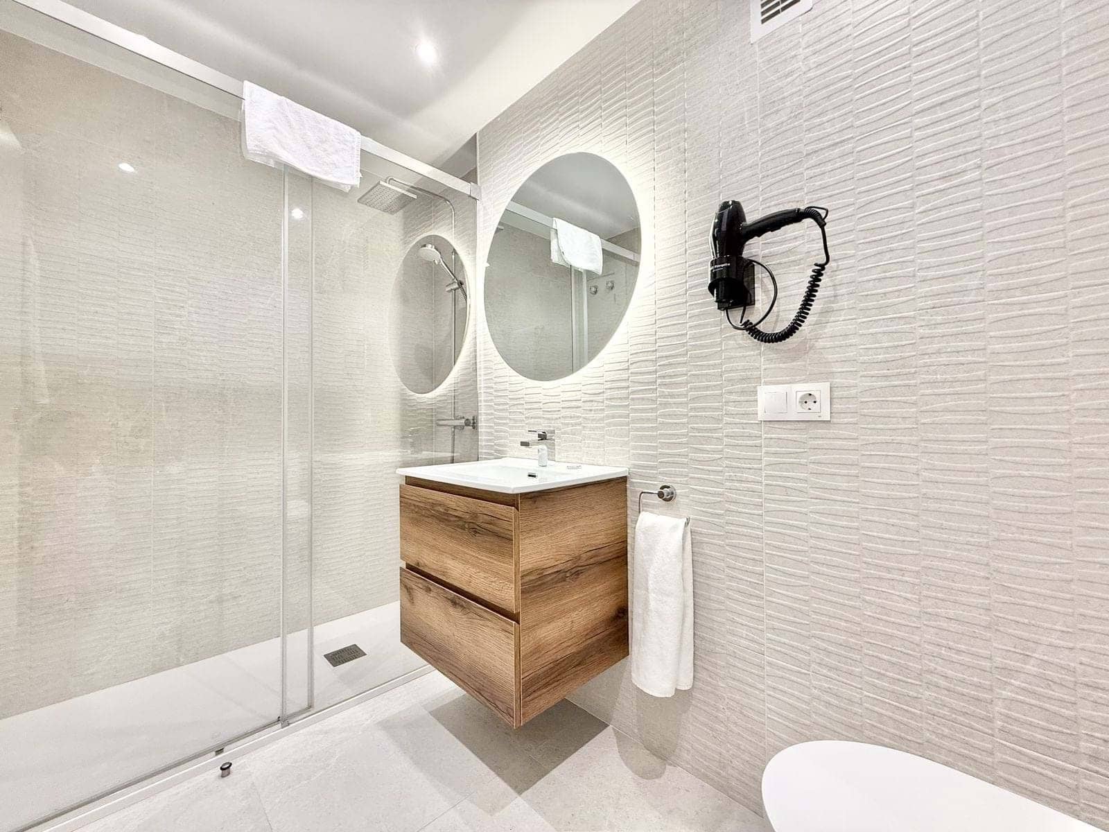 2 soverom Leilighet til salgs i Benahavis med svømmebasseng garasje - € 311 000 (Ref: 9185010)