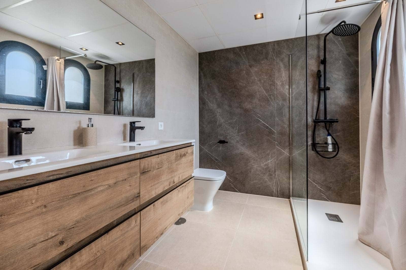 2 makuuhuone Huoneisto myytävänä paikassa Fuengirola mukana uima-altaan 
autotalli - 498 000 € (Ref: 9186584)