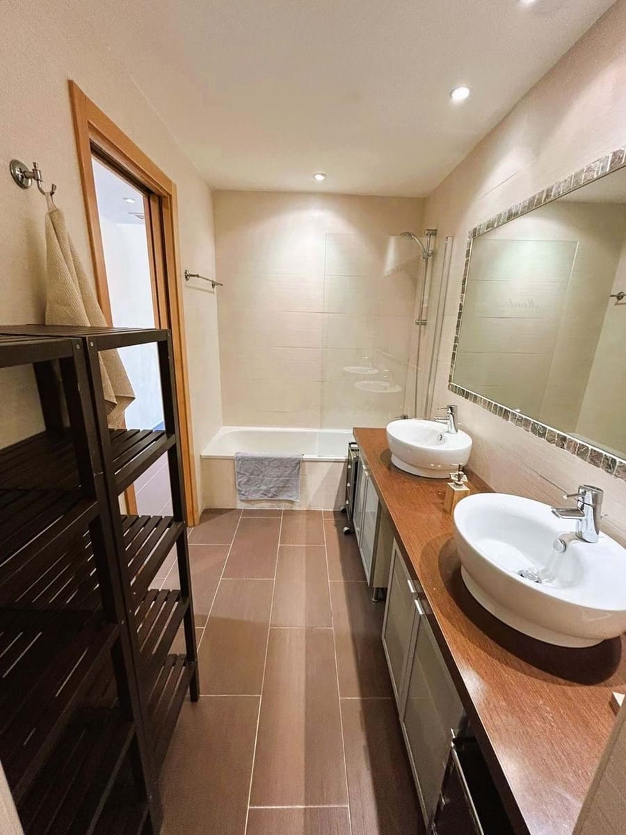 Apartamento de 2 habitaciones en New Golden Mile en venta con piscina garaje - 400.000 € (Ref: 9189000)