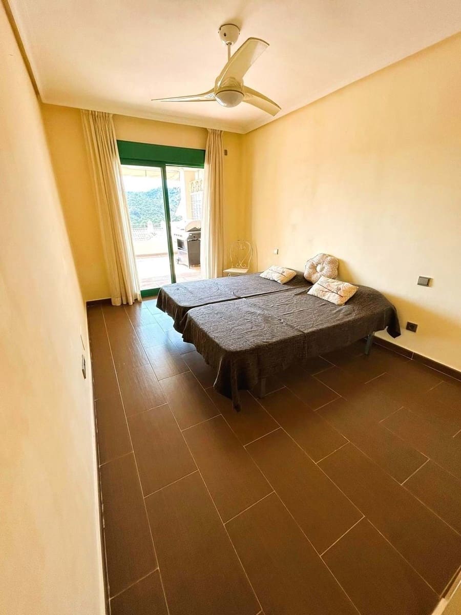 Apartamento de 2 habitaciones en New Golden Mile en venta con piscina garaje - 400.000 € (Ref: 9189000)