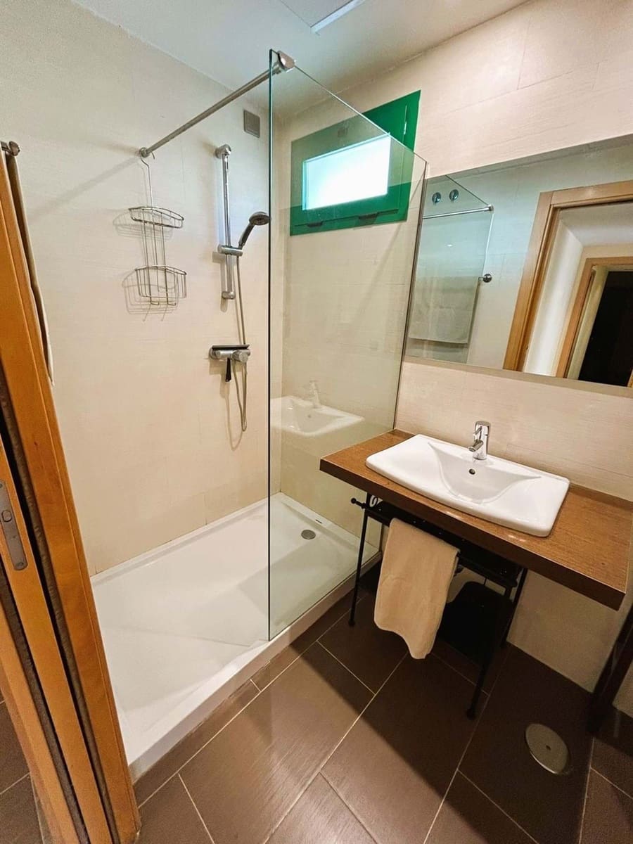 Apartamento de 2 habitaciones en New Golden Mile en venta con piscina garaje - 400.000 € (Ref: 9189000)