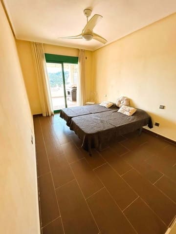 Apartamento de 2 habitaciones en Selwo, Estepona en venta con piscina garaje - 400.000 € (Ref: 9189000)