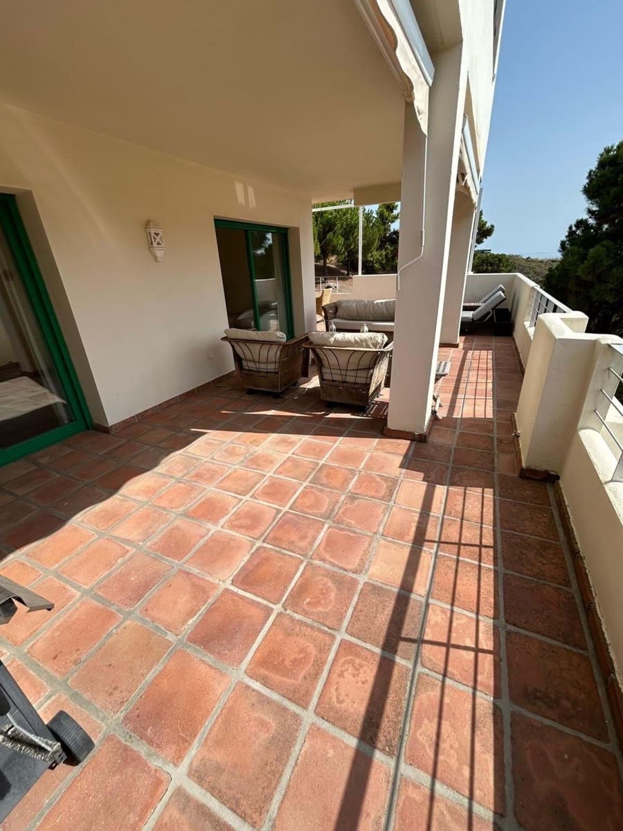 Apartamento de 2 habitaciones en New Golden Mile en venta con piscina garaje - 400.000 € (Ref: 9189000)