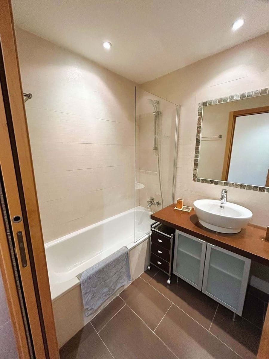 Apartamento de 2 habitaciones en New Golden Mile en venta con piscina garaje - 400.000 € (Ref: 9189000)