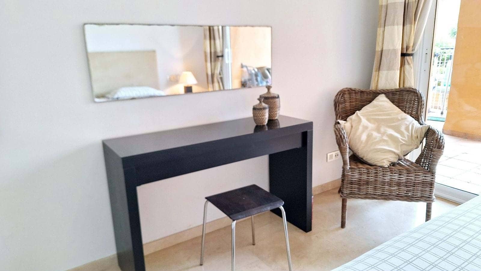 2 soveværelse Lejlighed til salg i La Duquesa / Puerto de la Duquesa med swimmingpool garage - € 484.000 (Ref: 9189013)