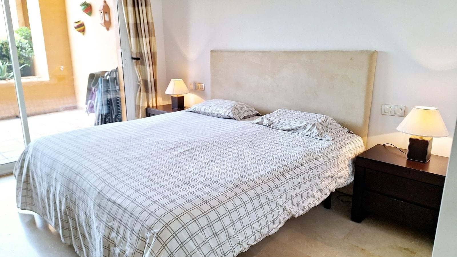 2 soveværelse Lejlighed til salg i La Duquesa / Puerto de la Duquesa med swimmingpool garage - € 484.000 (Ref: 9189013)