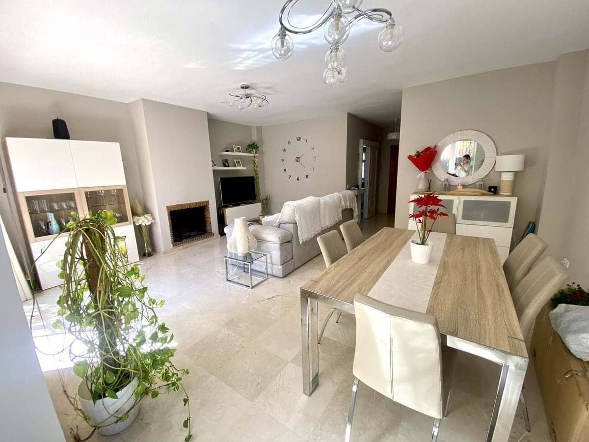 Casa de 3 habitaciones en Estepona en venta con piscina garaje - 555.000 € (Ref: 9190835)