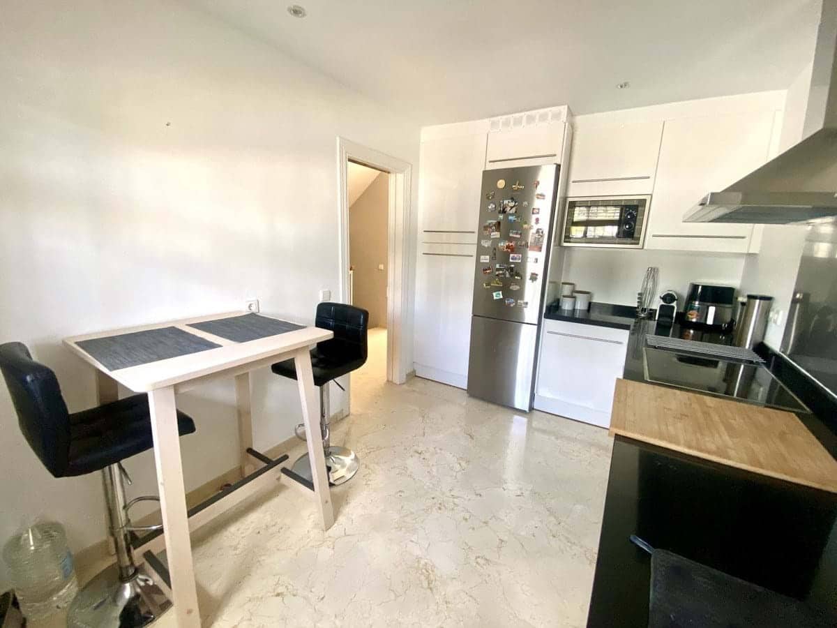 Casa de 3 habitaciones en Estepona en venta con piscina garaje - 555.000 € (Ref: 9190835)