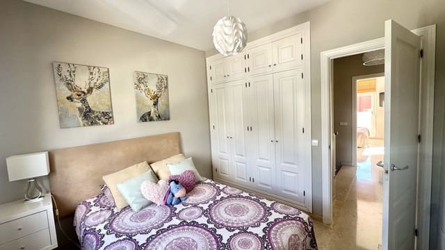 Casa de 3 habitaciones en Estepona en venta con piscina garaje - 555.000 € (Ref: 9190835)