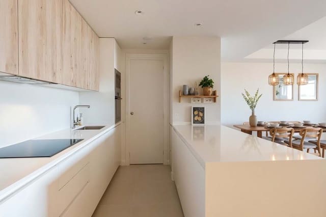 Apartamento de 2 habitaciones en Selwo, Estepona en venta con piscina garaje - 575.000 € (Ref: 9192001)