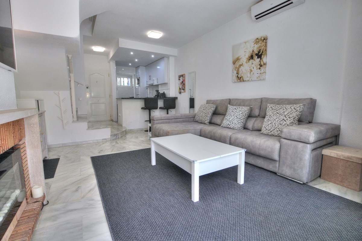 2 bedroom Apartment for sale in Mijas with pool - € 330,000 (Ref: 9195190)