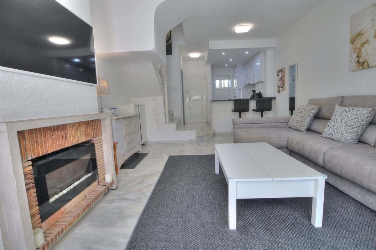 2 bedroom Apartment for sale in Mijas with pool - € 330,000 (Ref: 9195190)