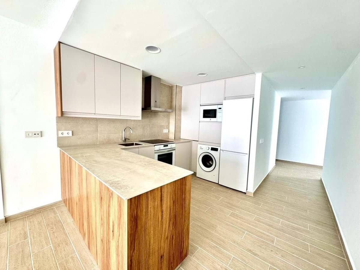 Apartamento de 2 habitaciones en Fuengirola en venta con garaje - 294.455 € (Ref: 9195252)