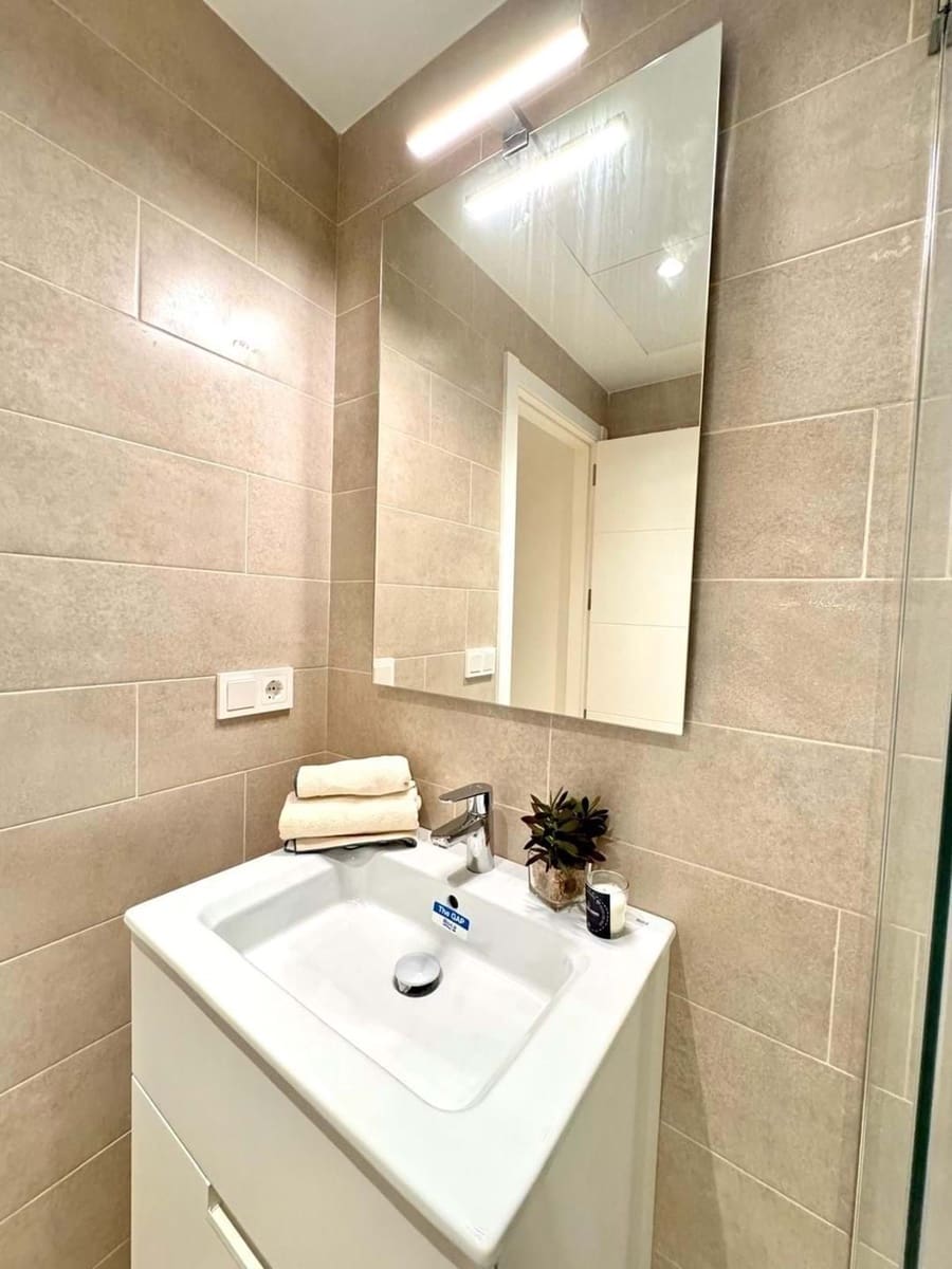 Apartamento de 2 habitaciones en Fuengirola en venta con garaje - 294.455 € (Ref: 9195252)