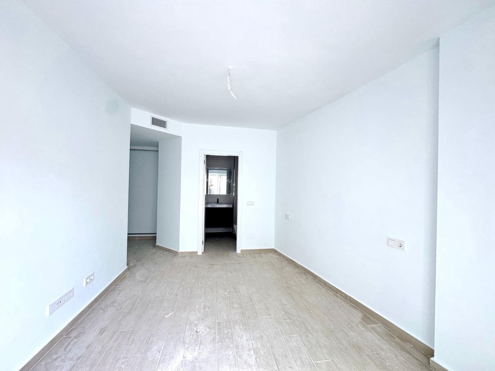 Apartamento de 2 habitaciones en Fuengirola en venta con garaje - 294.455 € (Ref: 9195252)