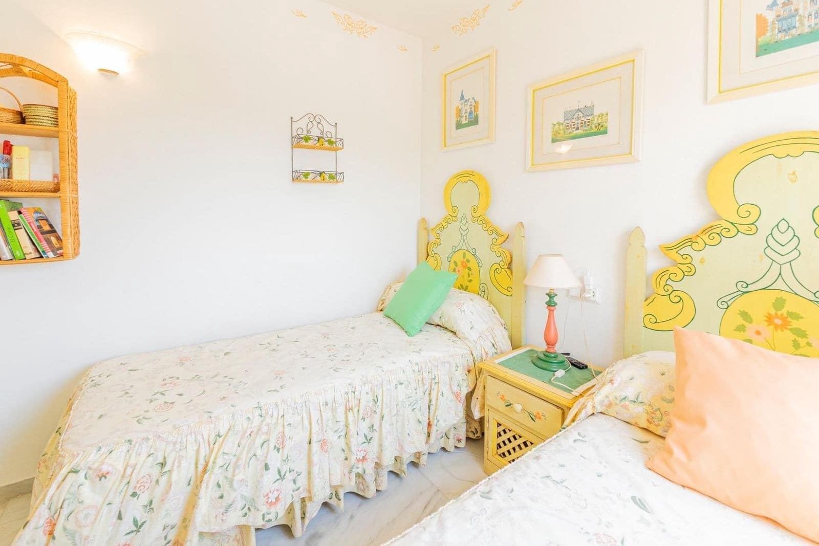 2 bedroom Apartment for sale in Marbella with pool garage - € 355,000 (Ref: 9195253)