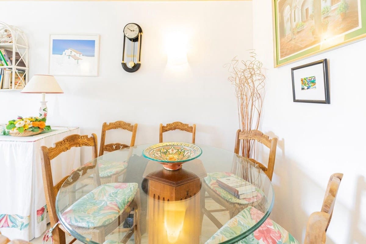 2 bedroom Apartment for sale in Marbella with pool garage - € 355,000 (Ref: 9195253)