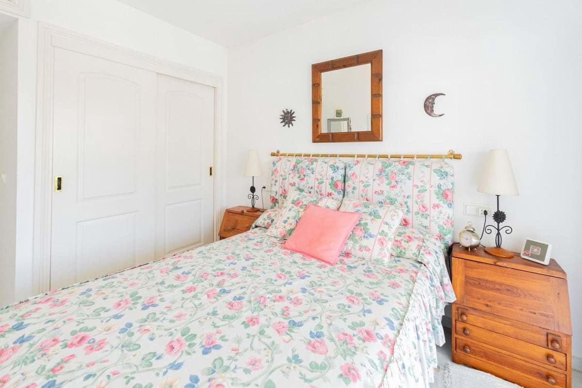 2 bedroom Apartment for sale in Marbella with pool garage - € 355,000 (Ref: 9195253)