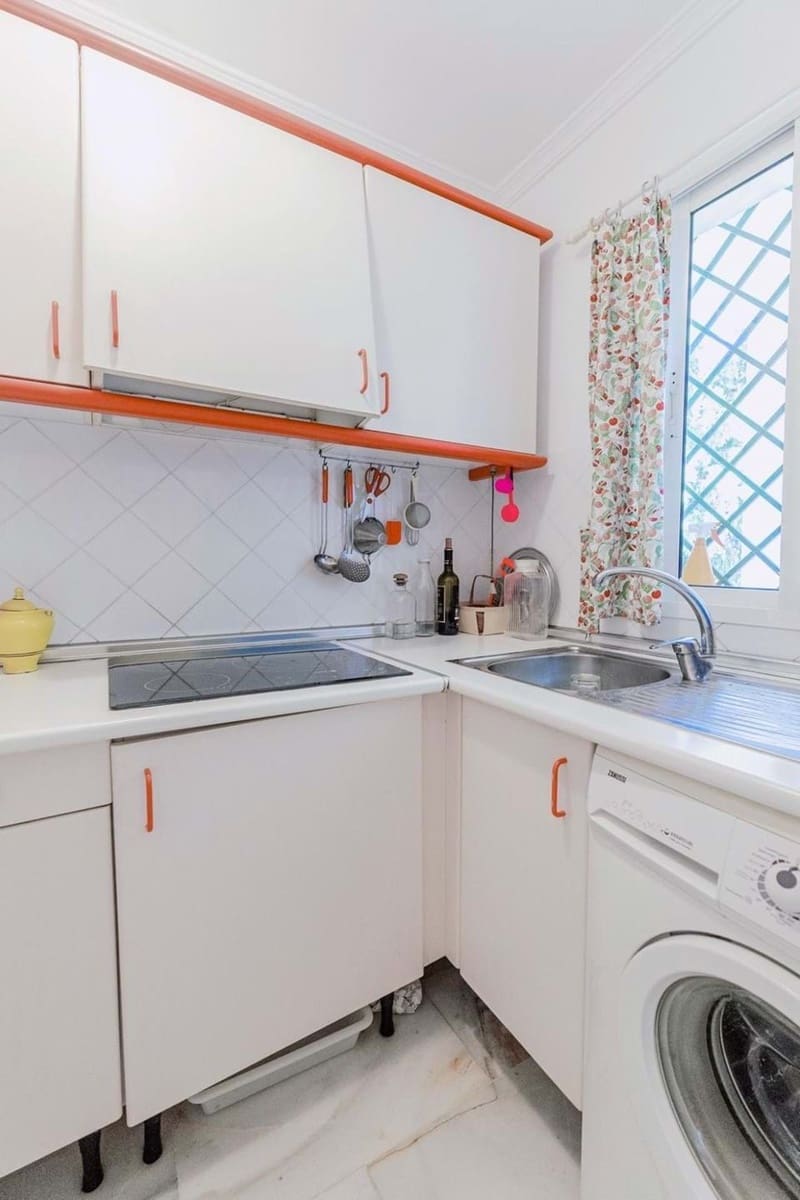 2 bedroom Apartment for sale in Marbella with pool garage - € 355,000 (Ref: 9195253)