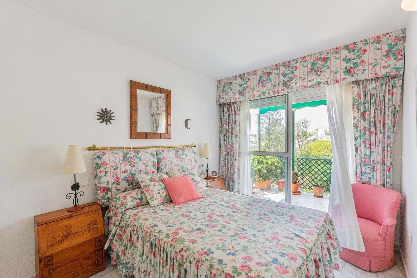 2 bedroom Apartment for sale in Marbella with pool garage - € 355,000 (Ref: 9195253)