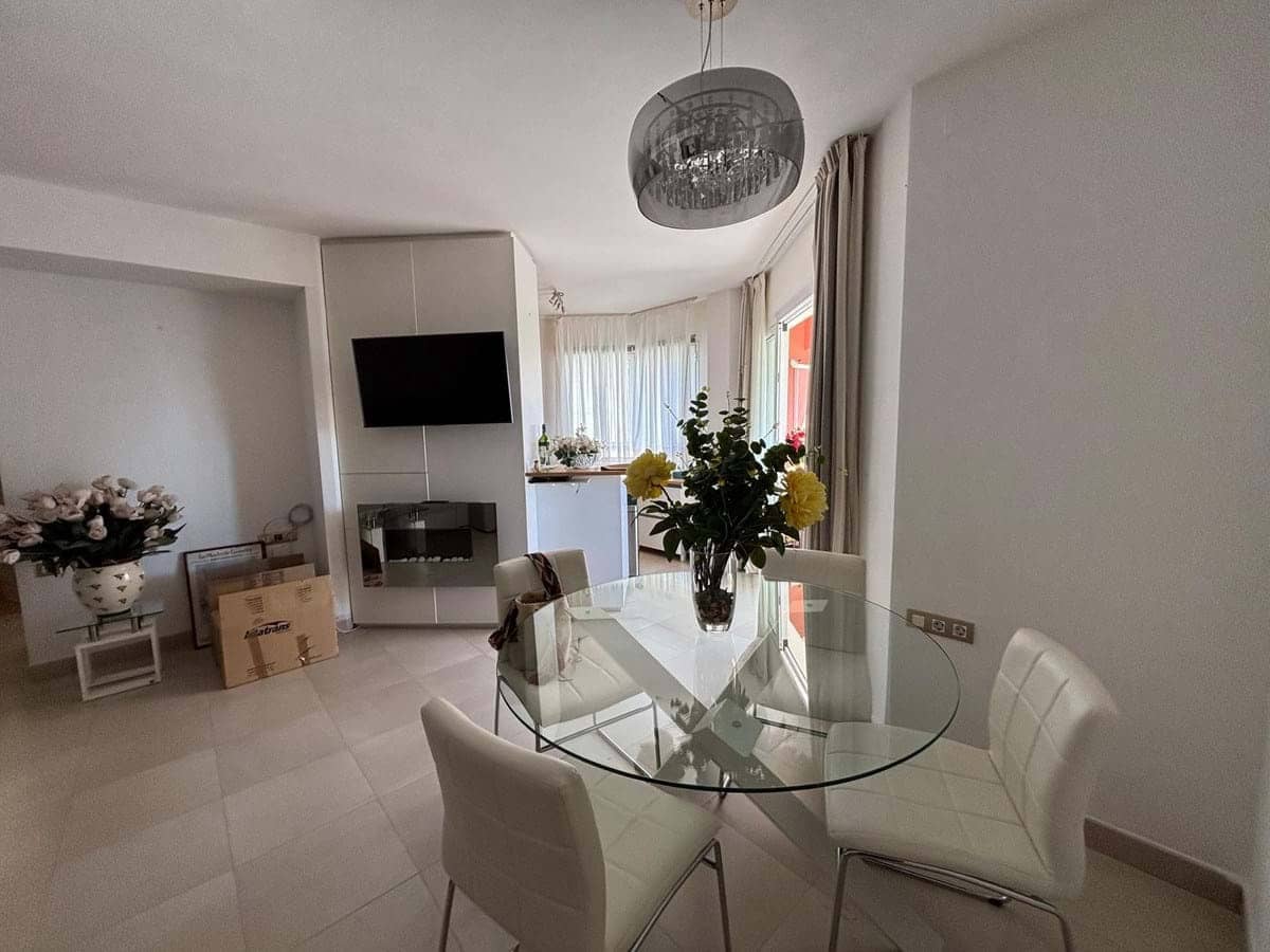 2 bedroom Apartment for sale in Benalmadena with pool garage - € 355,000 (Ref: 9197426)