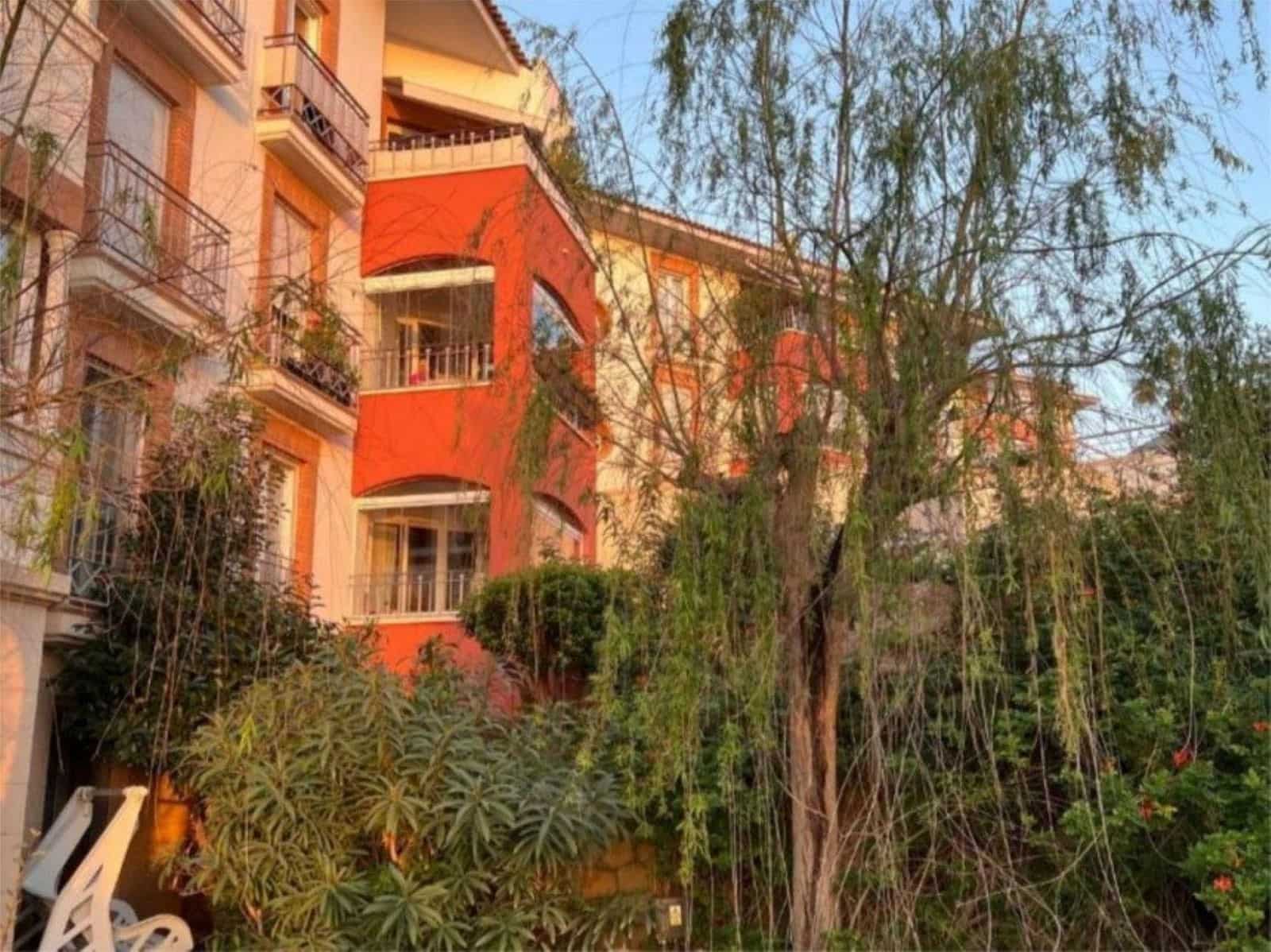 2 bedroom Apartment for sale in Benalmadena with pool garage - € 355,000 (Ref: 9197426)