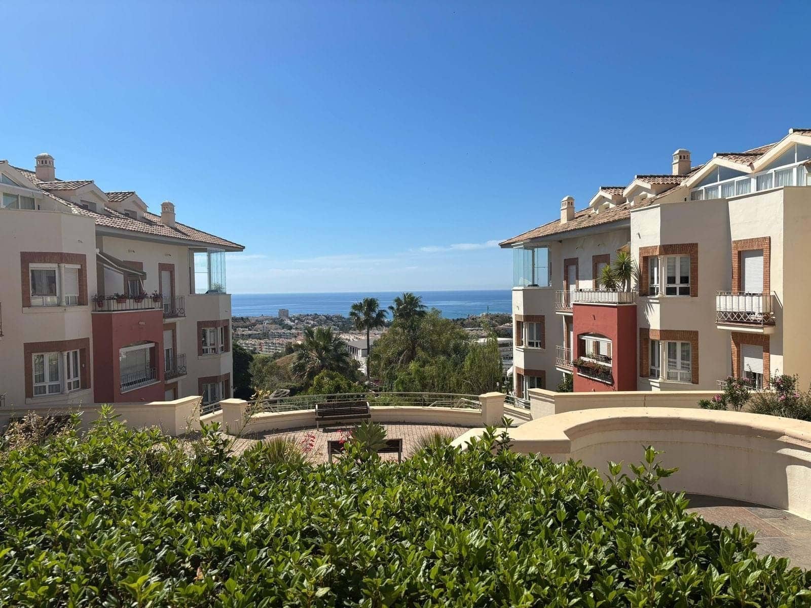 2 bedroom Apartment for sale in Benalmadena with pool garage - € 355,000 (Ref: 9197426)