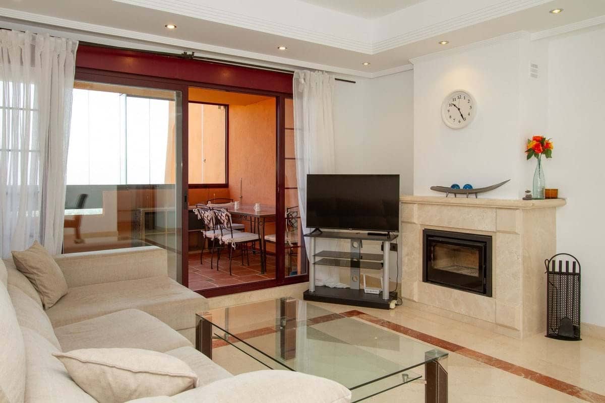 Apartamento de 2 habitaciones en Marbella en venta con piscina garaje - 330.000 € (Ref: 9197459)