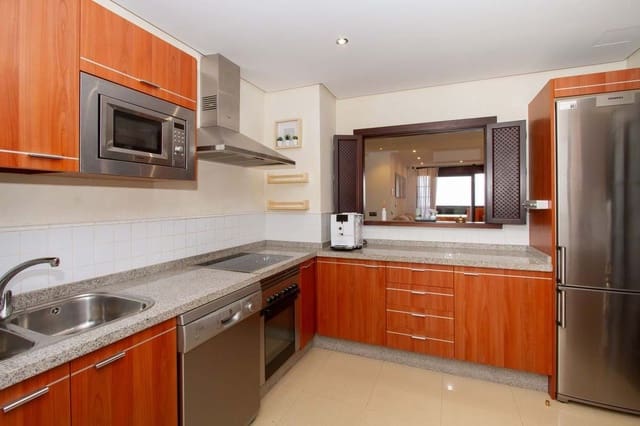 Apartamento de 2 habitaciones en Marbella en venta con piscina garaje - 330.000 € (Ref: 9197459)