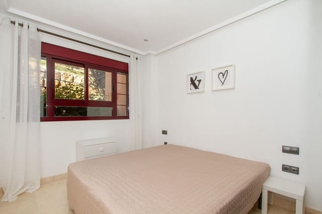 Apartamento de 2 habitaciones en Marbella en venta con piscina garaje - 330.000 € (Ref: 9197459)