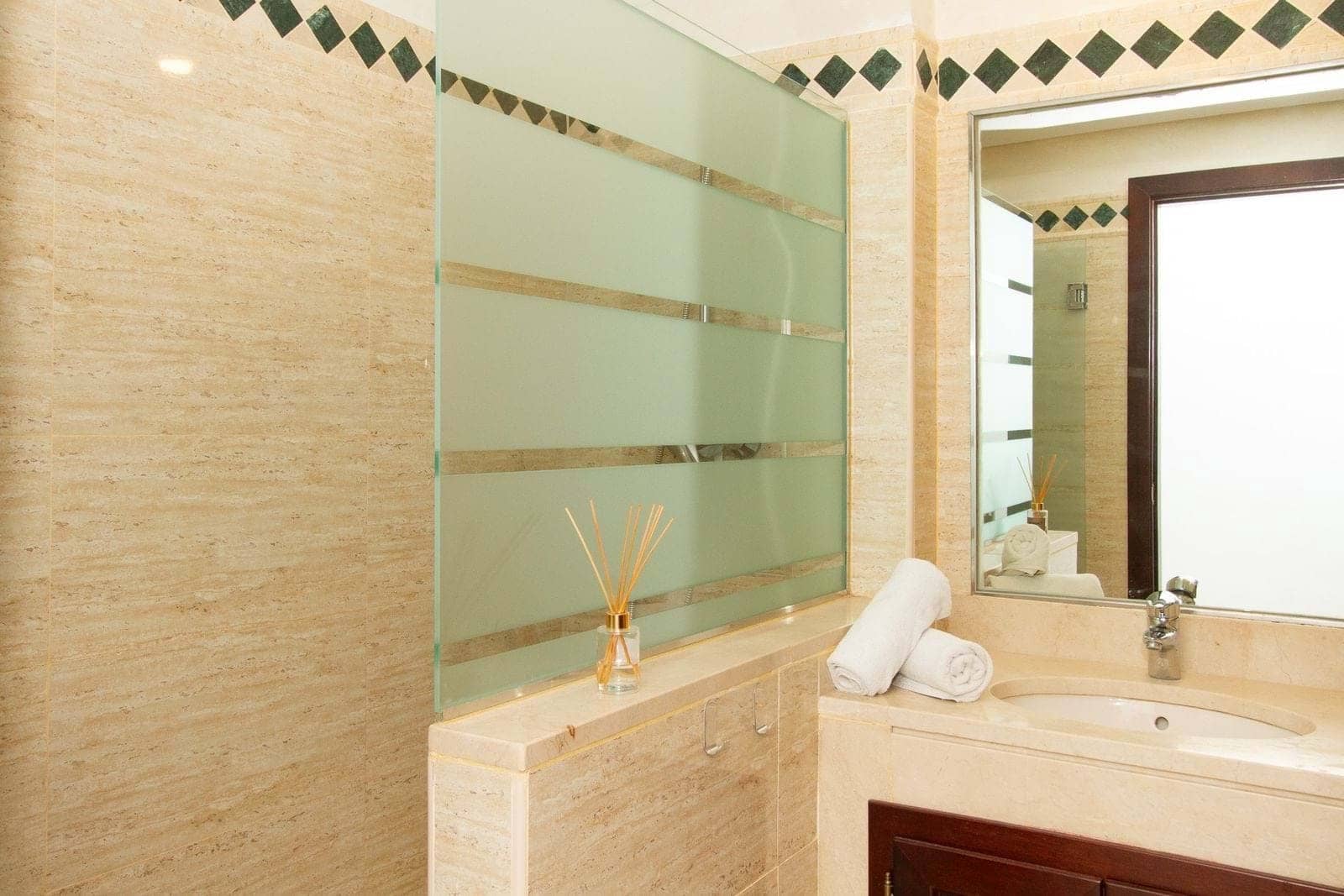 Apartamento de 2 habitaciones en Marbella en venta con piscina garaje - 330.000 € (Ref: 9197459)