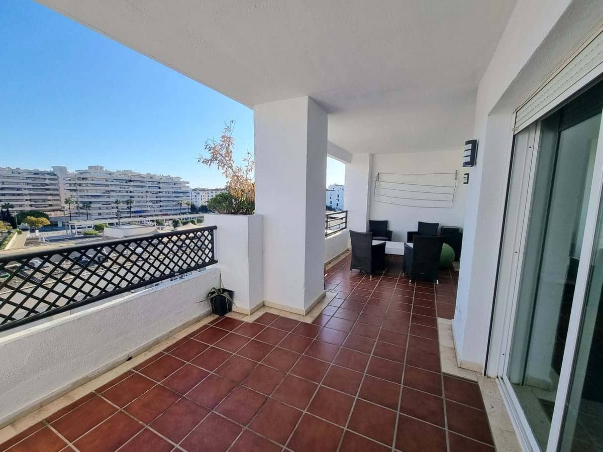 2 bedroom Apartment for sale in Marbella with pool garage - € 570,000 (Ref: 9197462)