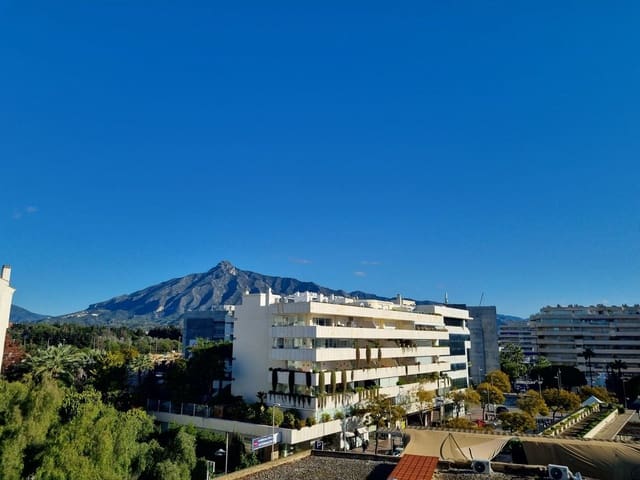 2 bedroom Apartment for sale in Marbella with pool garage - € 570,000 (Ref: 9197462)