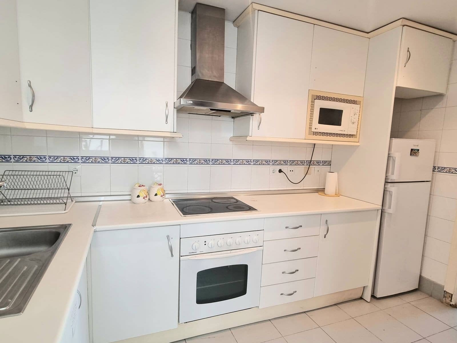 2 bedroom Apartment for sale in Marbella with pool garage - € 570,000 (Ref: 9197462)