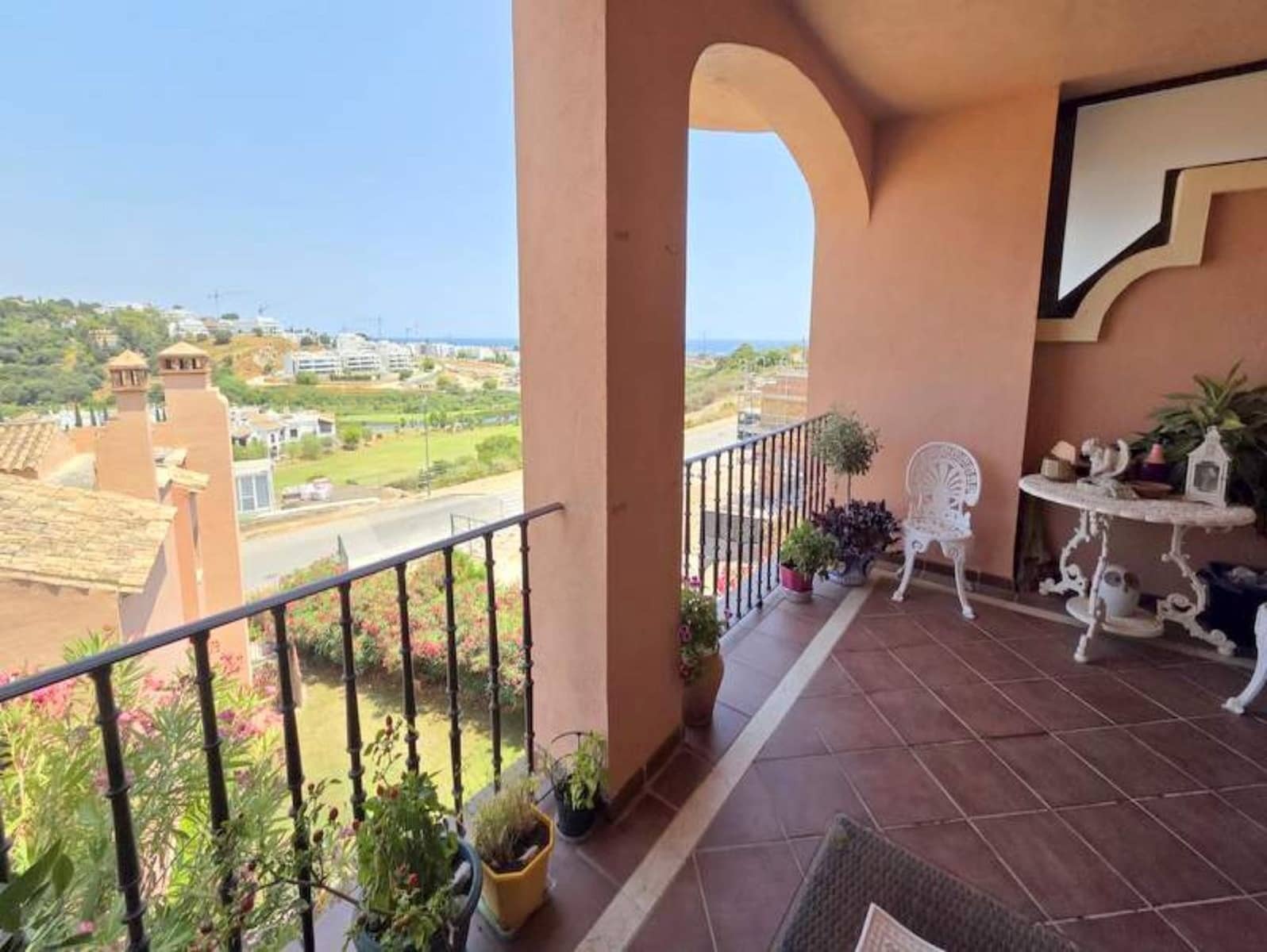 3 bedroom Townhouse for sale in Estepona with pool garage - € 445,000 (Ref: 9197464)