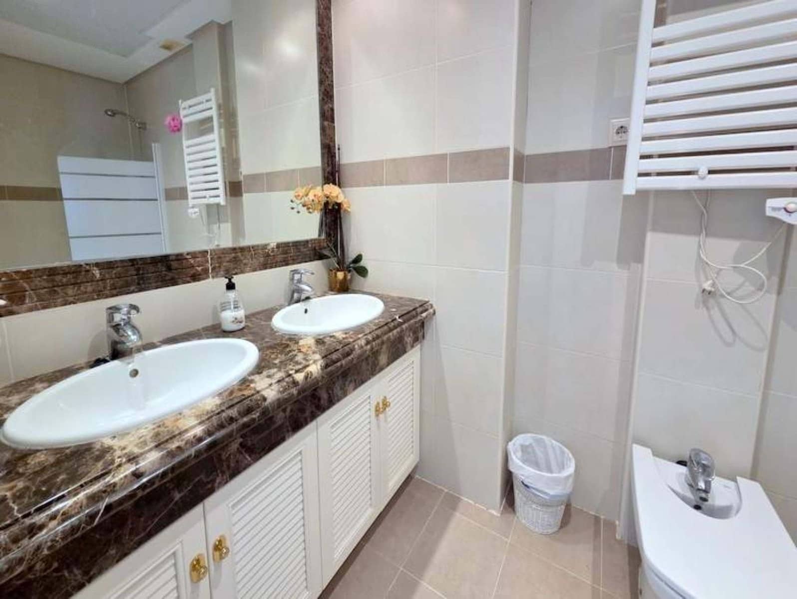 3 bedroom Townhouse for sale in Estepona with pool garage - € 445,000 (Ref: 9197464)