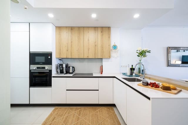 Apartamento de 2 habitaciones en Benalmádena en venta con piscina garaje - 569.000 € (Ref: 9198289)