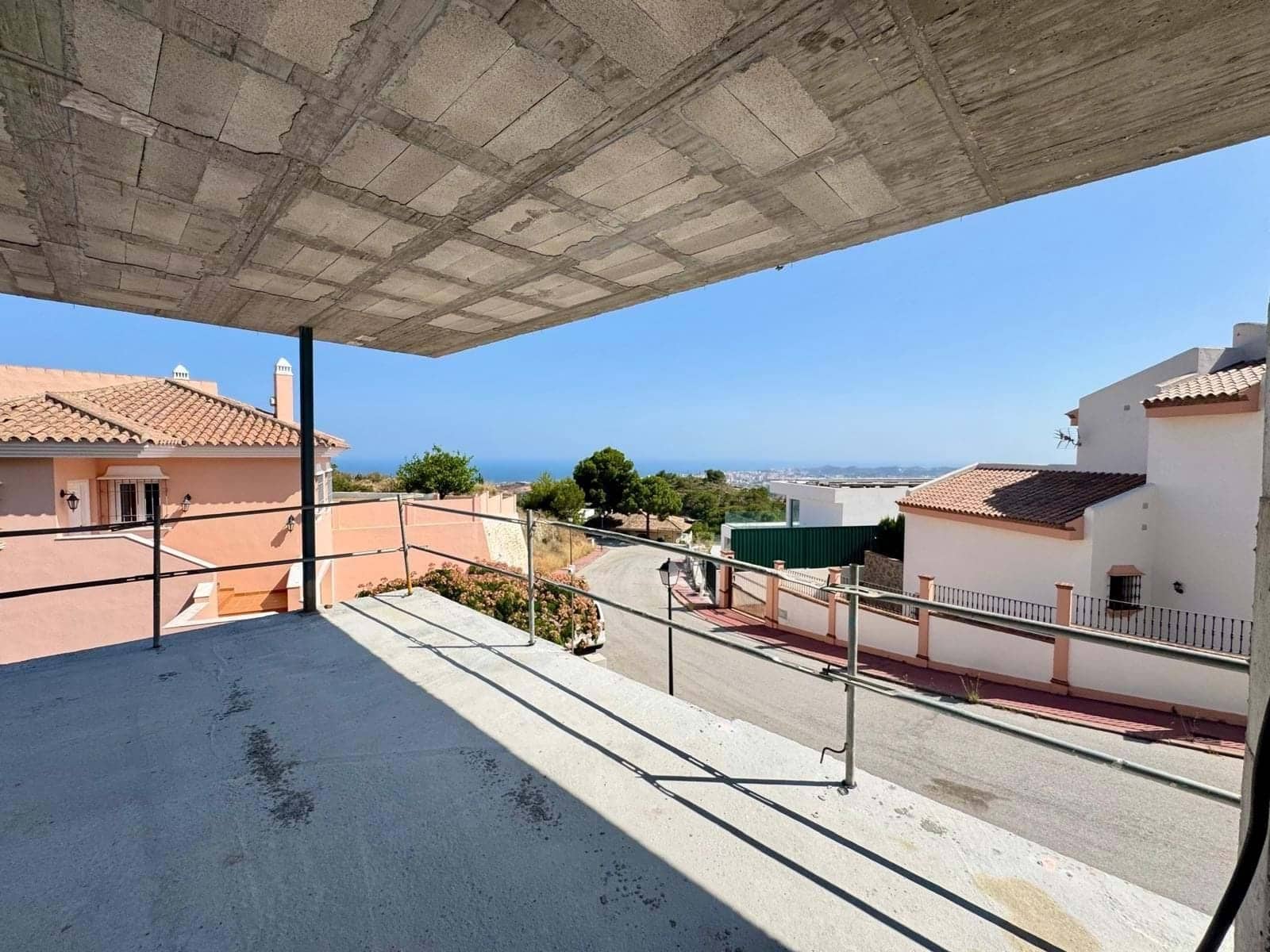 4 bedroom Villa for sale in Mijas with pool garage - € 1,850,000 (Ref: 9198339)