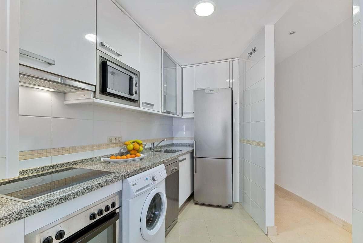 2 makuuhuone Huoneisto myytävänä paikassa Fuengirola mukana 
autotalli - 450 000 € (Ref: 9198341)