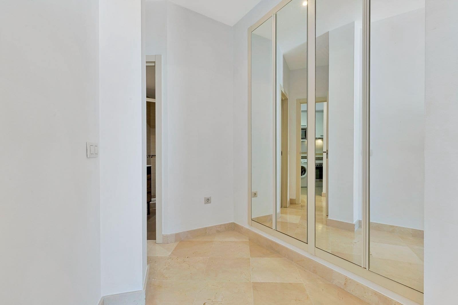 2 makuuhuone Huoneisto myytävänä paikassa Fuengirola mukana 
autotalli - 450 000 € (Ref: 9198341)