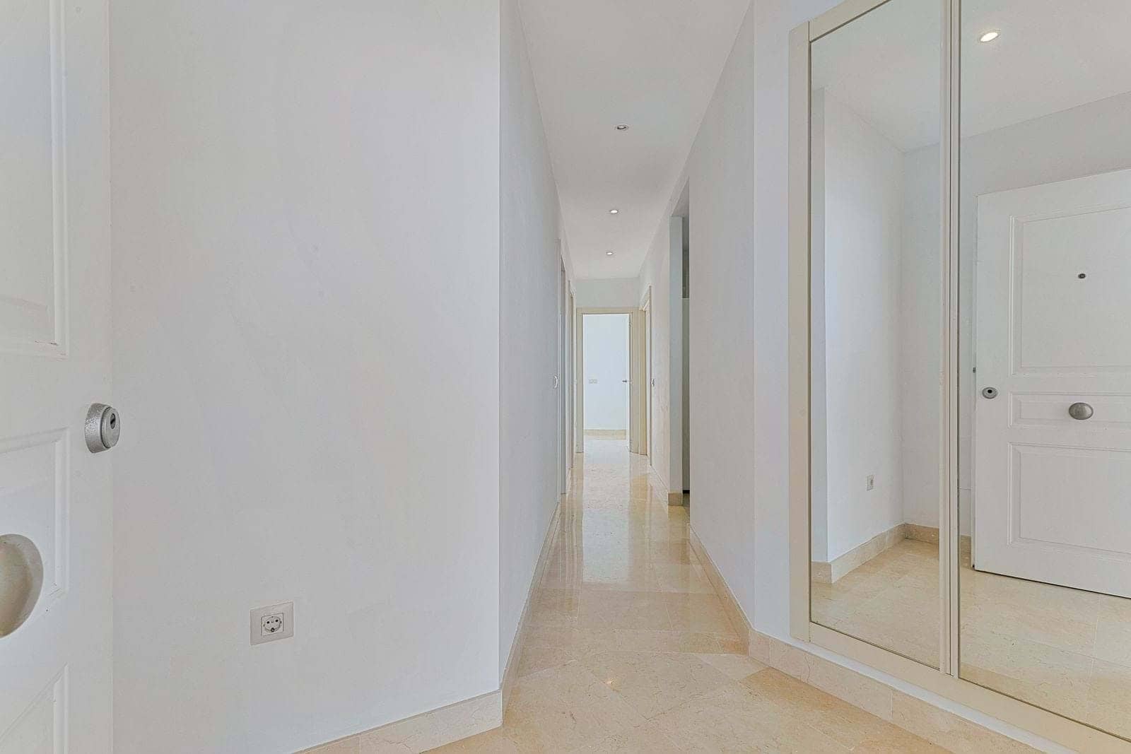 2 makuuhuone Huoneisto myytävänä paikassa Fuengirola mukana 
autotalli - 450 000 € (Ref: 9198341)