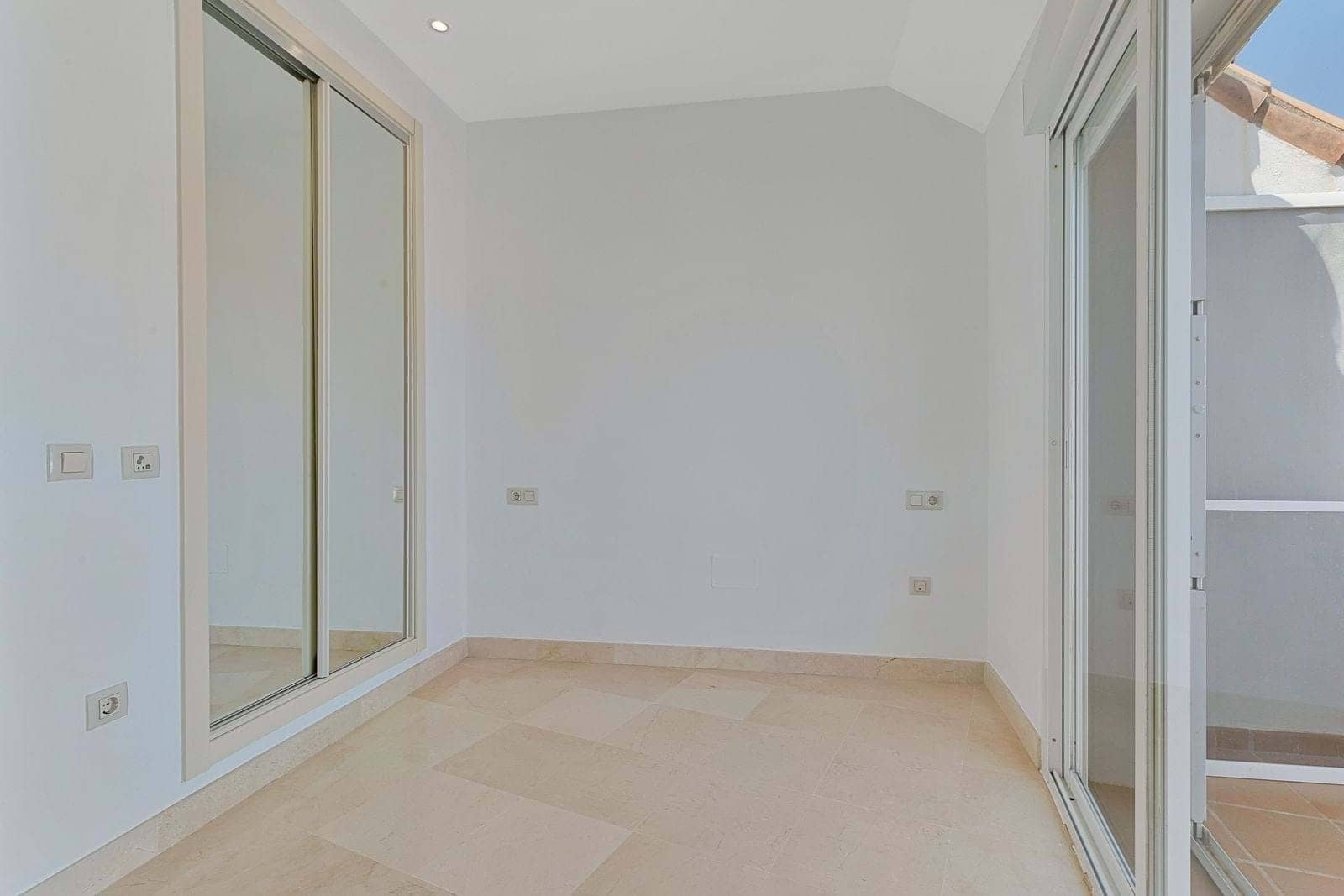 2 makuuhuone Huoneisto myytävänä paikassa Fuengirola mukana 
autotalli - 450 000 € (Ref: 9198341)