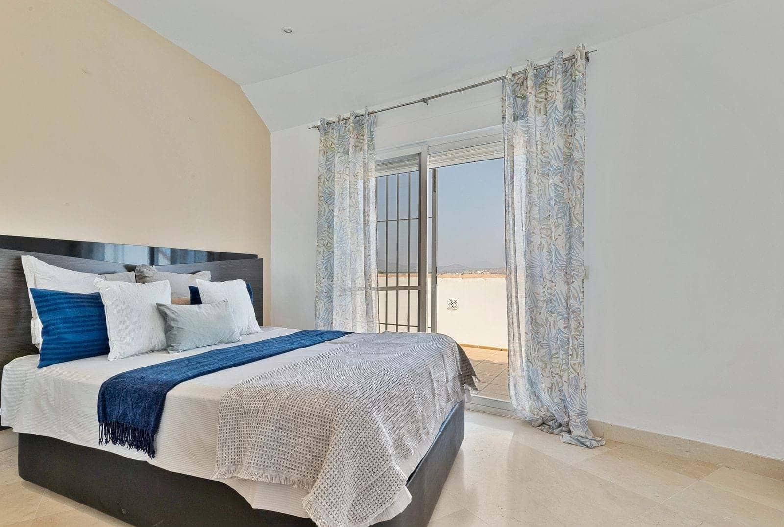 2 makuuhuone Huoneisto myytävänä paikassa Fuengirola mukana 
autotalli - 450 000 € (Ref: 9198341)