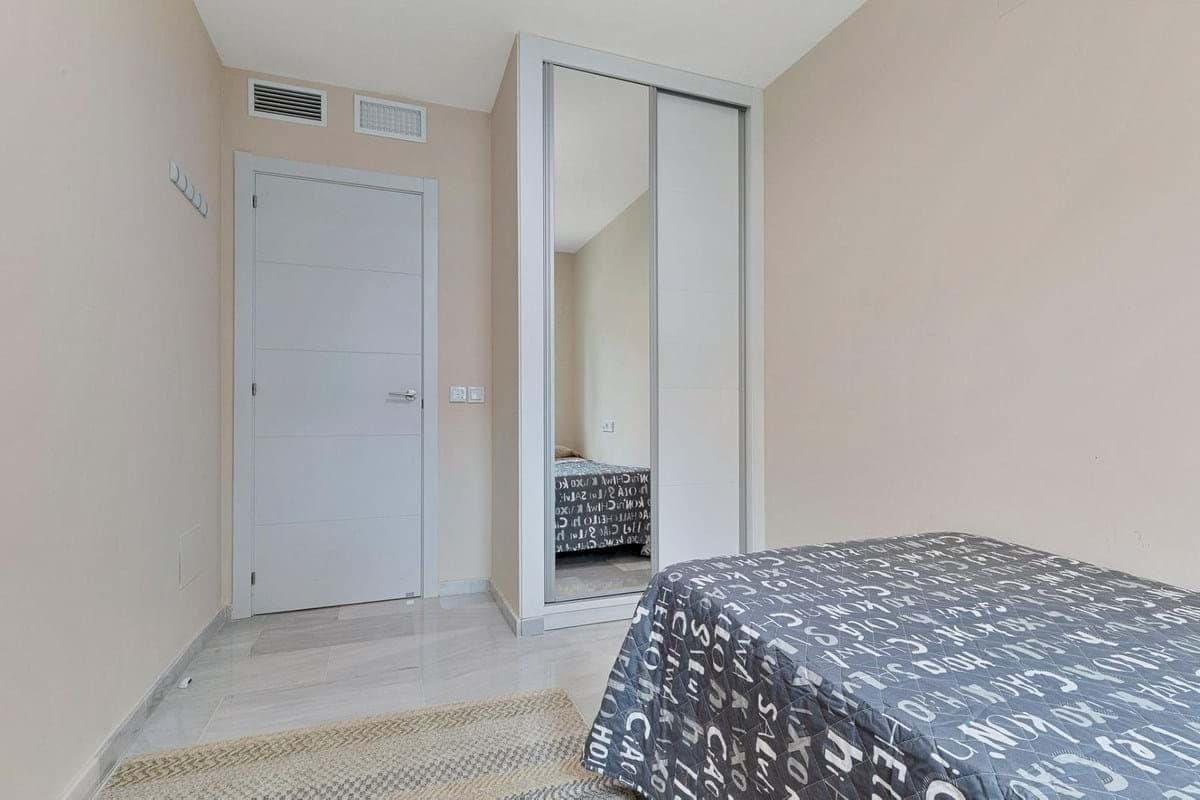 3 bedroom Apartment for sale in Fuengirola - € 445,000 (Ref: 9198342)