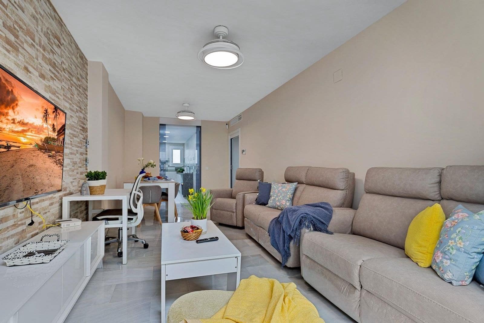 3 bedroom Apartment for sale in Fuengirola - € 445,000 (Ref: 9198342)