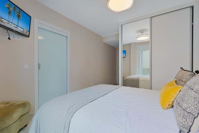 3 bedroom Apartment for sale in Fuengirola - € 445,000 (Ref: 9198342)