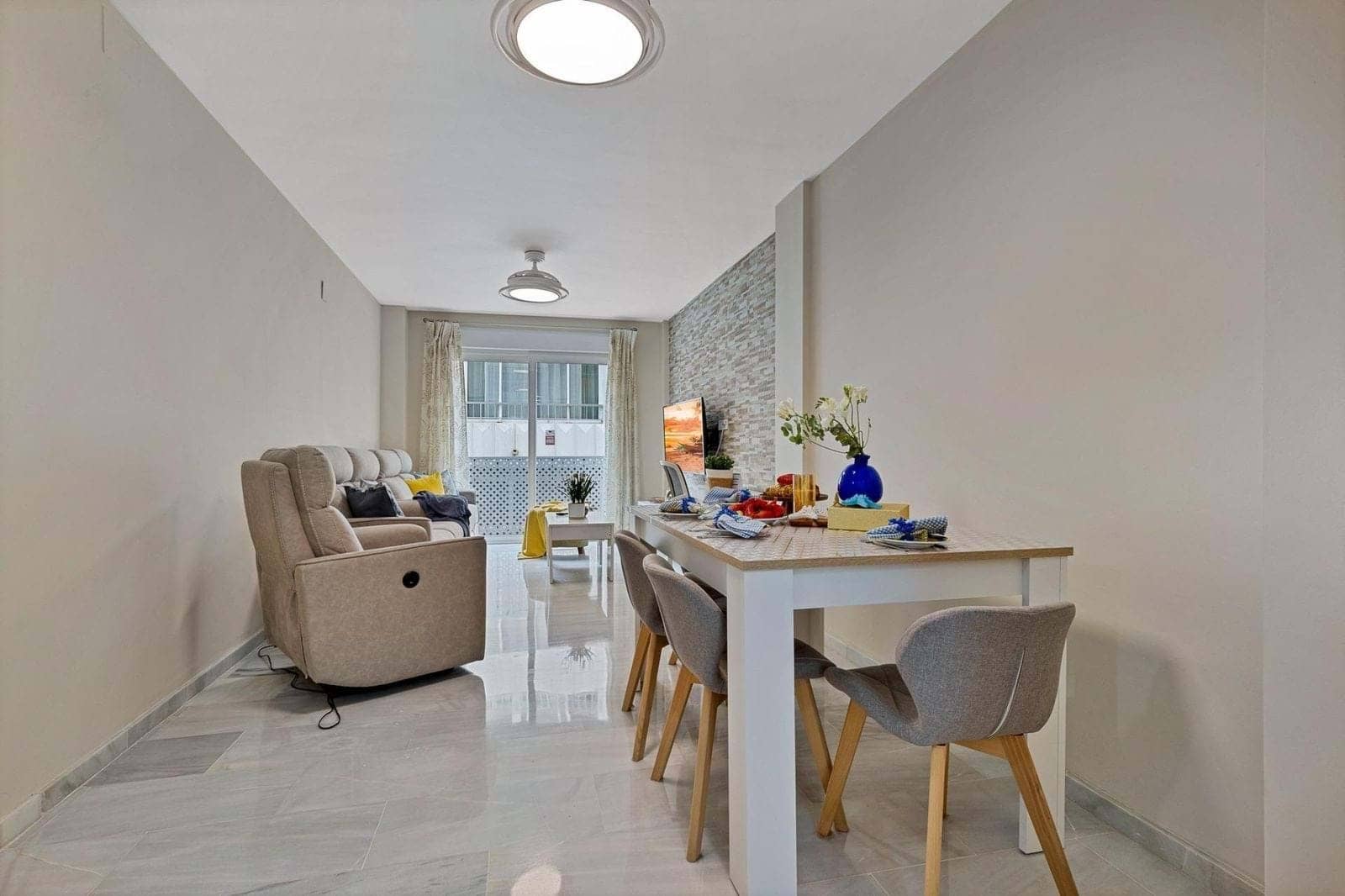 3 bedroom Apartment for sale in Fuengirola - € 445,000 (Ref: 9198342)