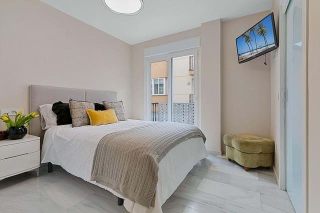 3 bedroom Apartment for sale in Fuengirola - € 445,000 (Ref: 9198342)